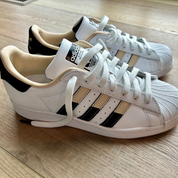 Adidas Superstar Sneakers NWOT - Picture 1 of 8